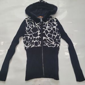 Black and white giraffe print hoodie with rabbit fur trim